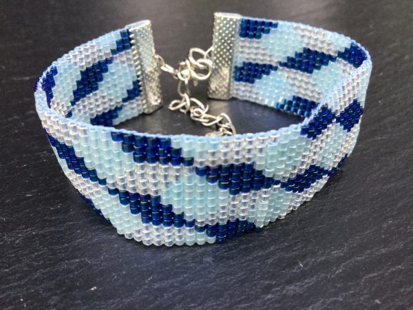 Armband met kubussen in 2 tinten blauw