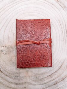 Handgemaakt klein lederen notitieboek