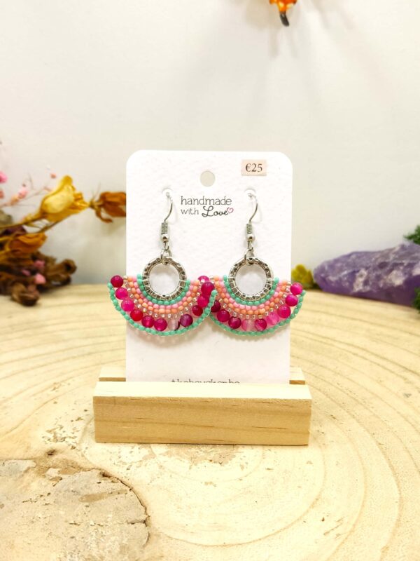 Halfronde oorhangers roze-groen