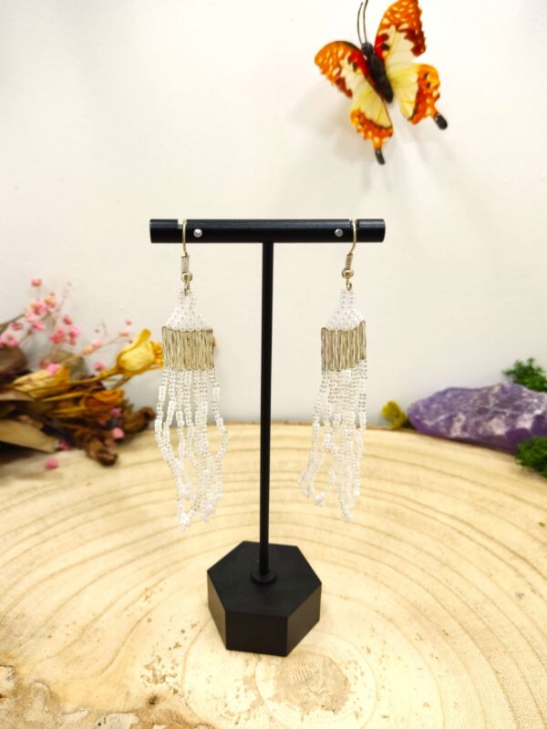 Witte Miyuki frengels oorhangers